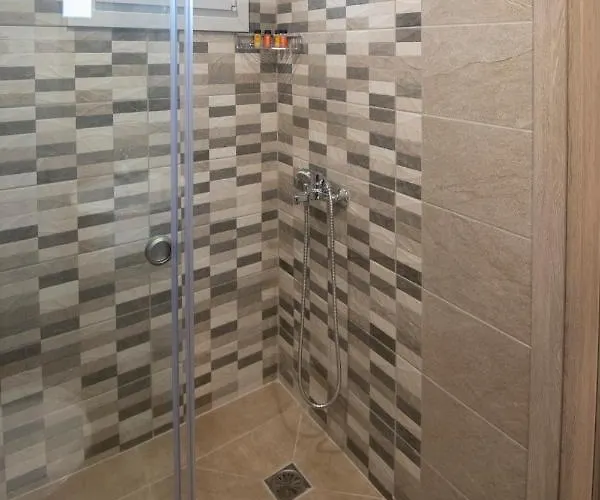 Apanemo Luxury فيلة كوروتا